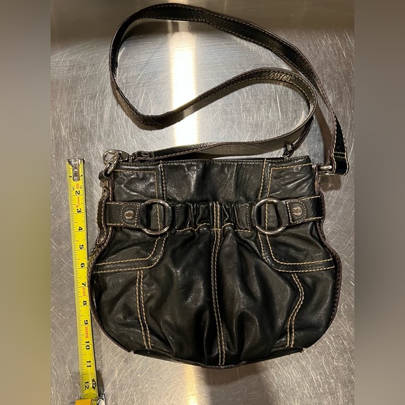 Tignanello Leather crossbody Bag Satchel Black, multiple pockets. - Picture 13 of 14